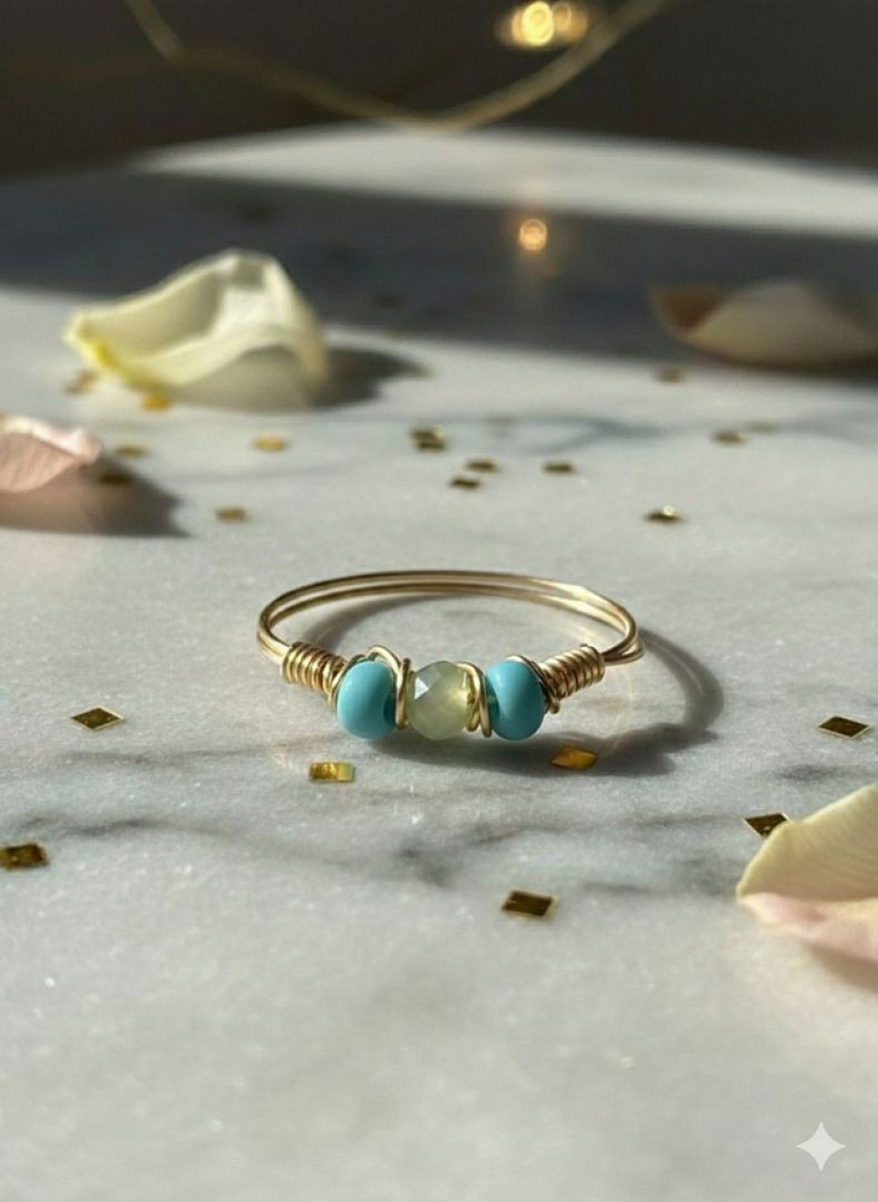 טבעות עדינות עם קריסטלים