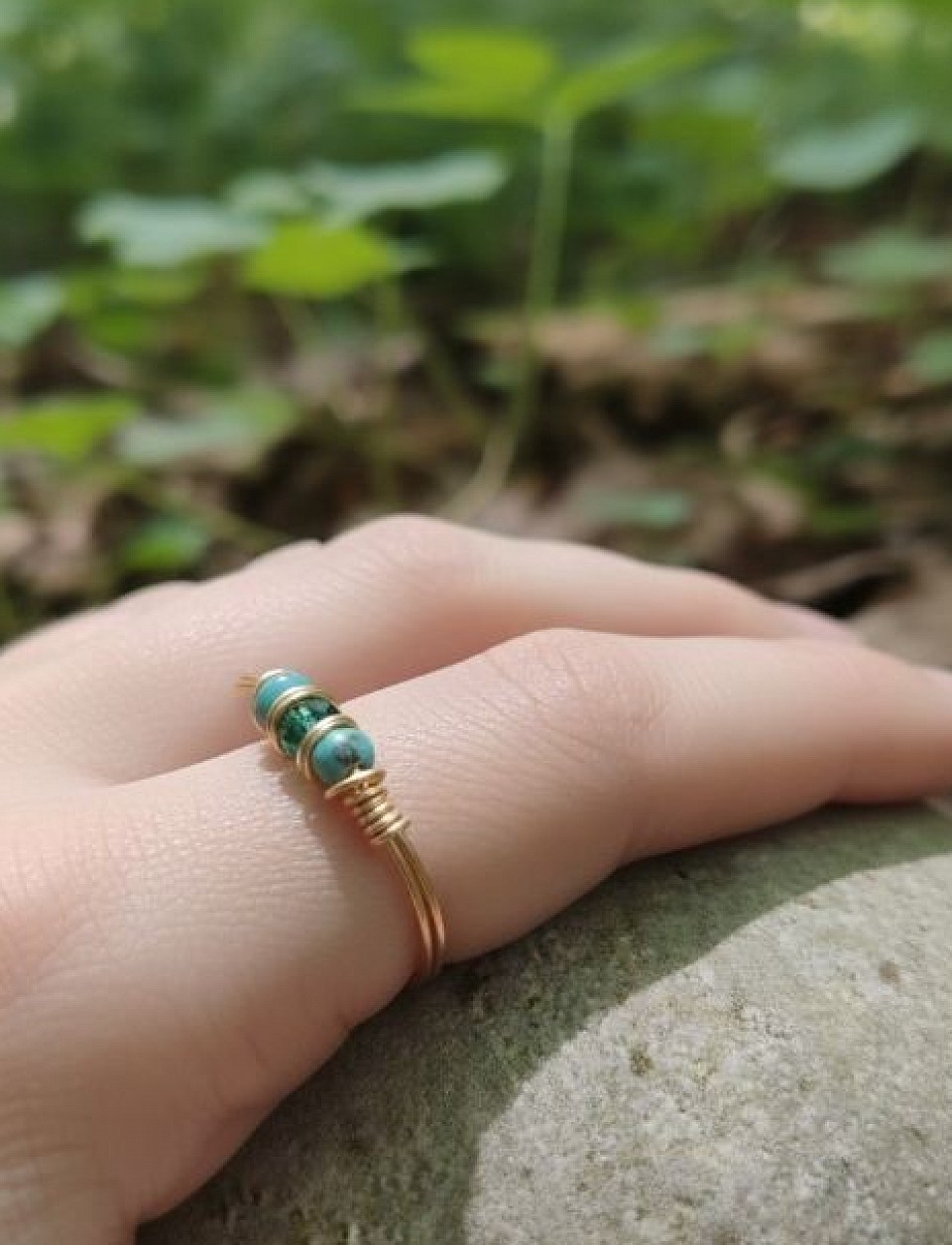 טבעות עדינות עם קריסטלים ואבני חן