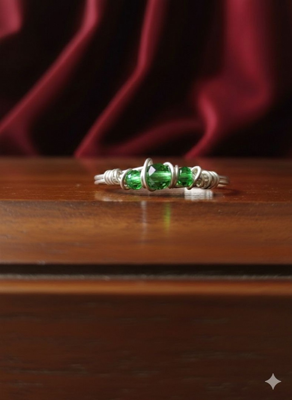 טבעות עדינות עם קריסטלים ואבני חן