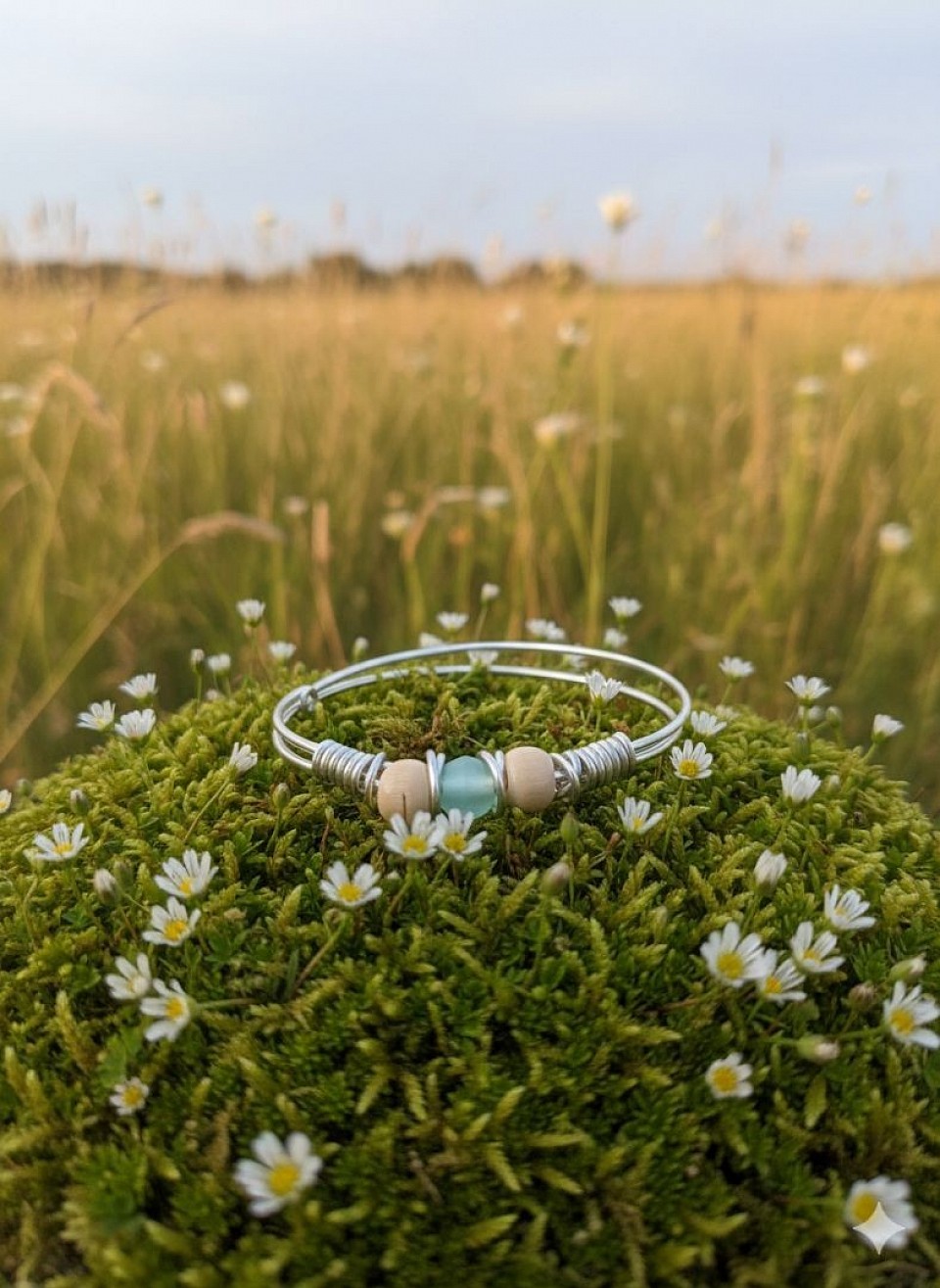 טבעות עדינות עם קריסטלים ואבני חן